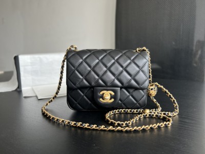  Handbag Chanel  size  18 cm