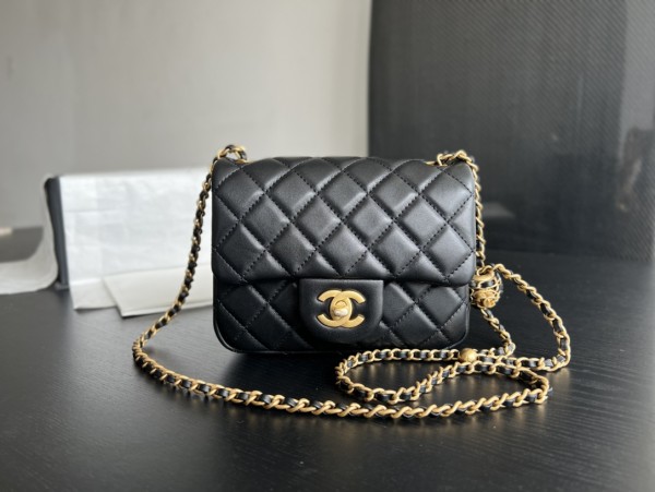 Handbag Chanel  size  18 cm