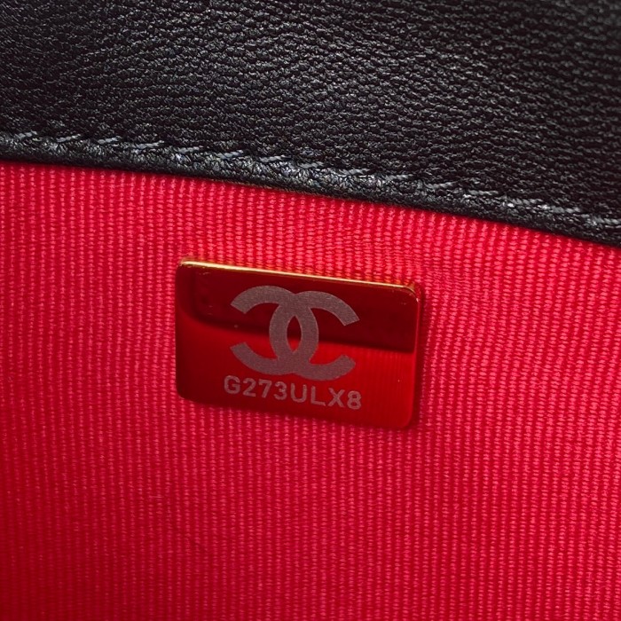 Handbag Chanel AS2633  size 15×19×7.5 cm