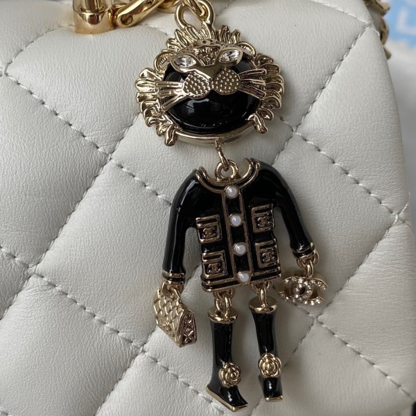 Handbag  Chanel AS2431 size  20x12x6 cm