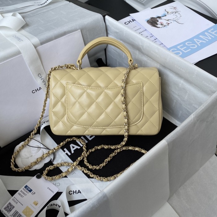 Handbag Chanel AS2431  size 20x12x6 cm