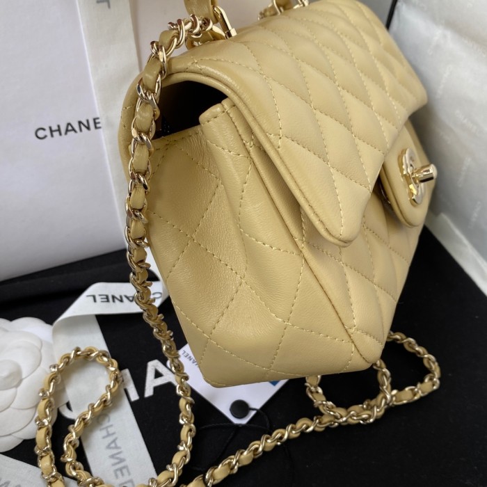  Handbag  Chanel AS2431  size 20x12x6 cm