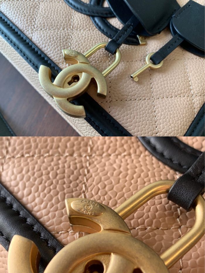  Handbag  Chanel  size 21 cm