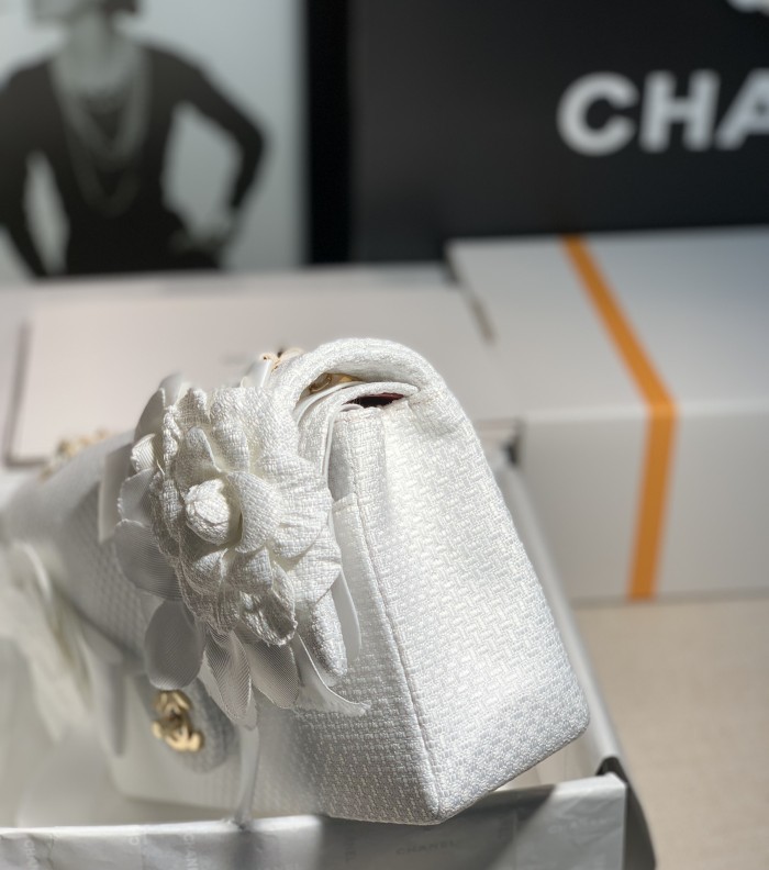  Handbag  Chanel  size 25*7*16 cm 