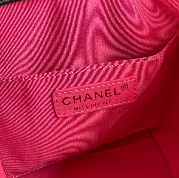  Handbag   Chanel  AS2381  size  19*23.5*9.5 cm 