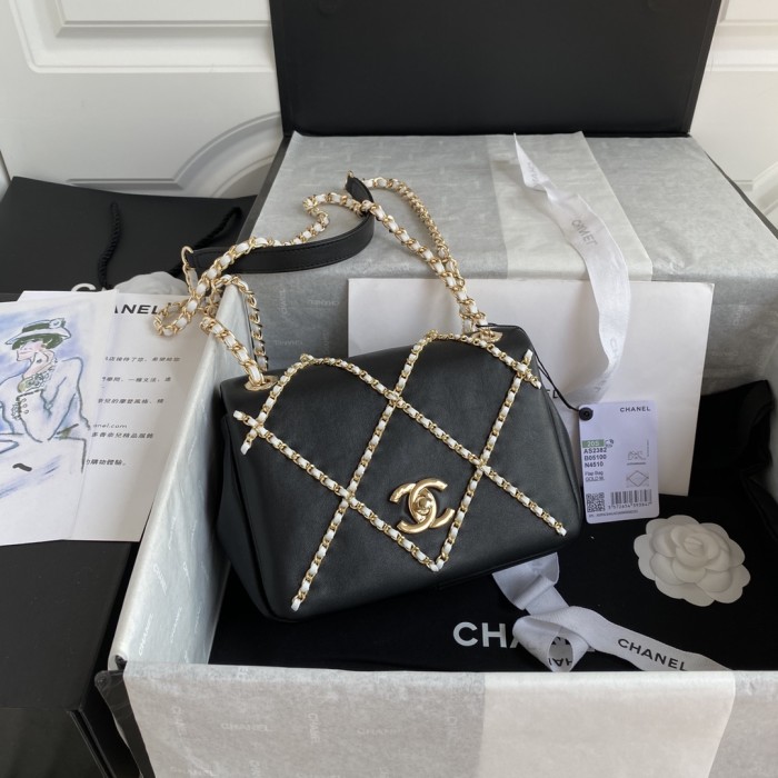  Handbag  Chanel AS2382 size  13X18.5X7.5 cm