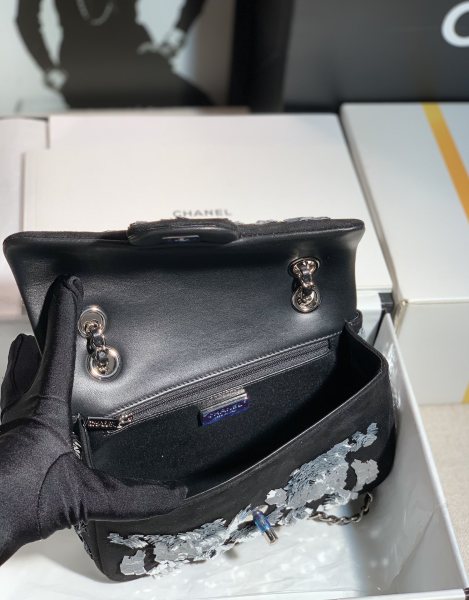  Handbag  Chanel size   20 cm