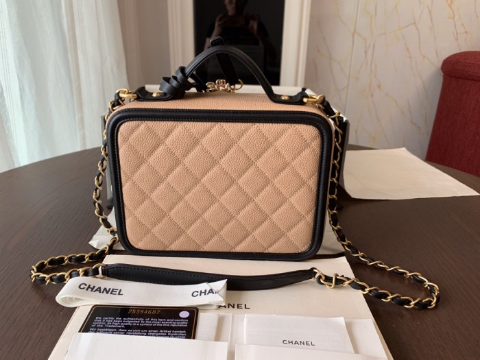  Handbag  Chanel  size 21 cm