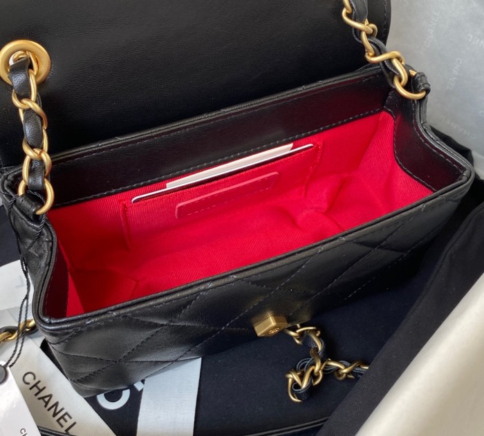 Handbag Chanel AS2633  size 15×19×7.5 cm