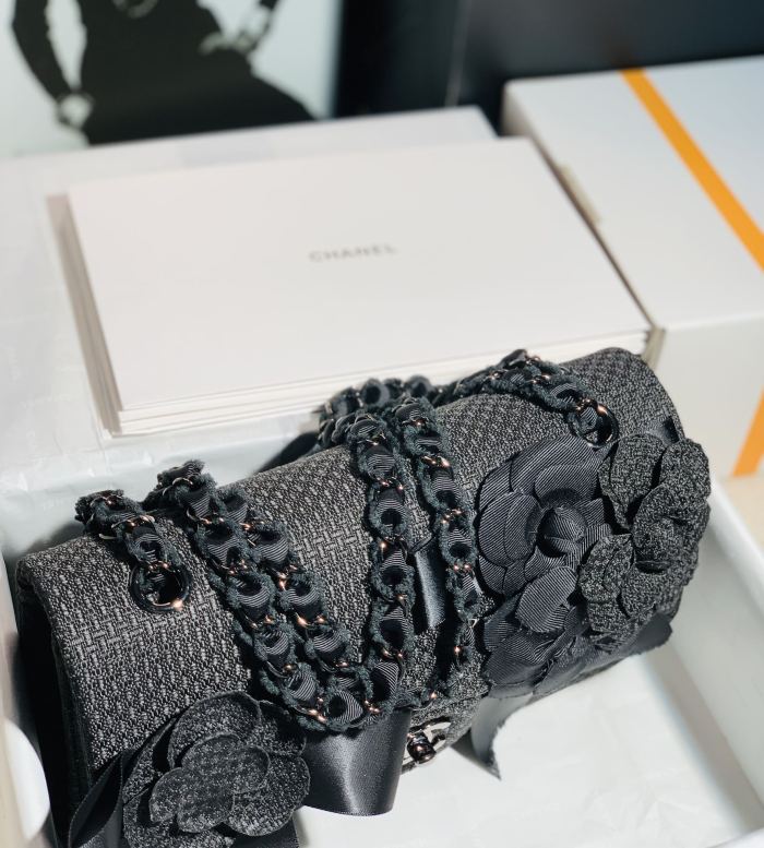  Handbag  Chanel  size 25*7*16 cm