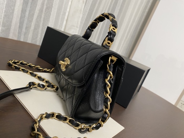Handbag Chanel 2477  size  13cmx20cmx8 cm
