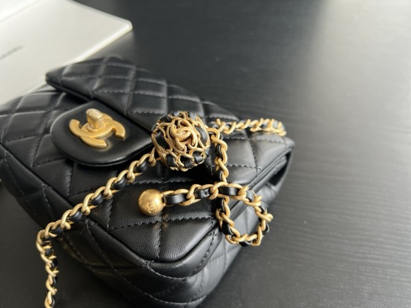  Handbag Chanel  size  18 cm