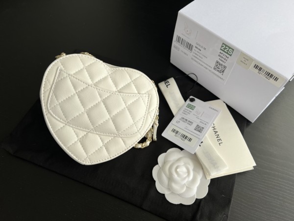  Handbag  Chanel  size  13cmx12cmx5 cm