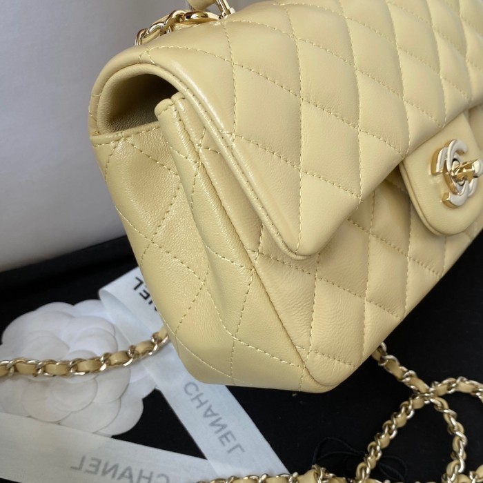Handbag Chanel AS2431  size 20x12x6 cm