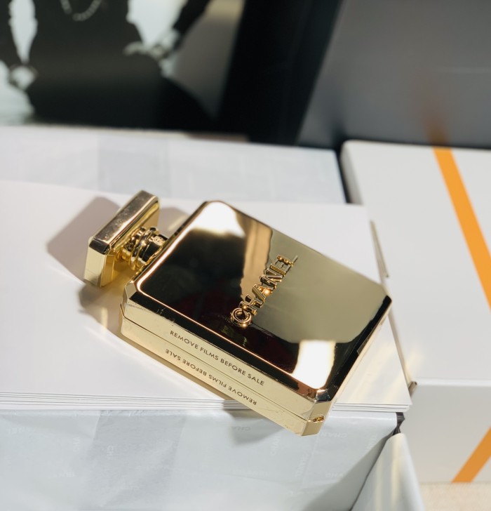 Handbag  Chanel size 16*9*3.5* Cm