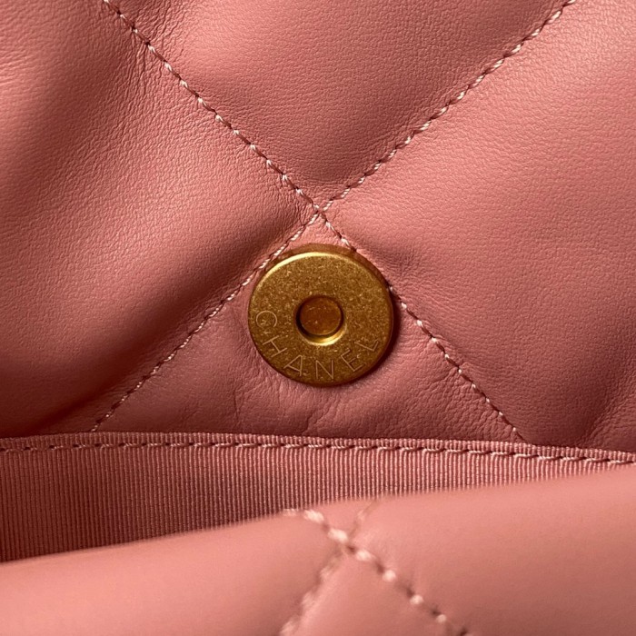  Handbag Chanel  size  30 cm