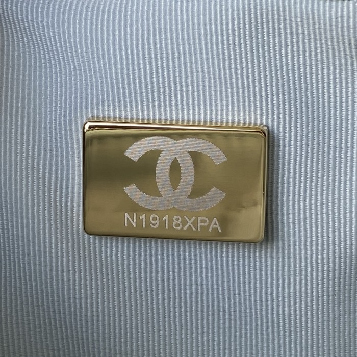  Handbag  Chanel  AS2856  size  18x14x7 cm