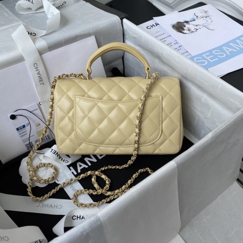 Handbag  Chanel AS2431  size 20x12x6 cm