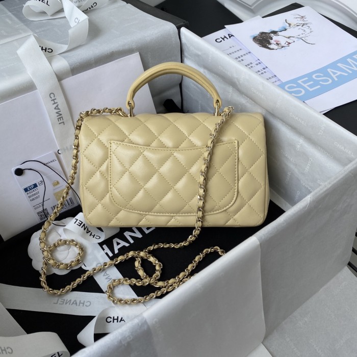  Handbag  Chanel AS2431  size 20x12x6 cm