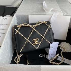  Handbag  Chanel AS2382 size  13X18.5X7.5 cm
