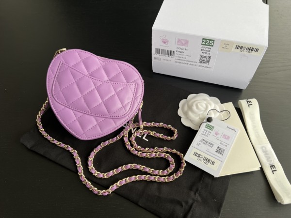  Handbag Chanel  size  13cmx12cmx5 cm