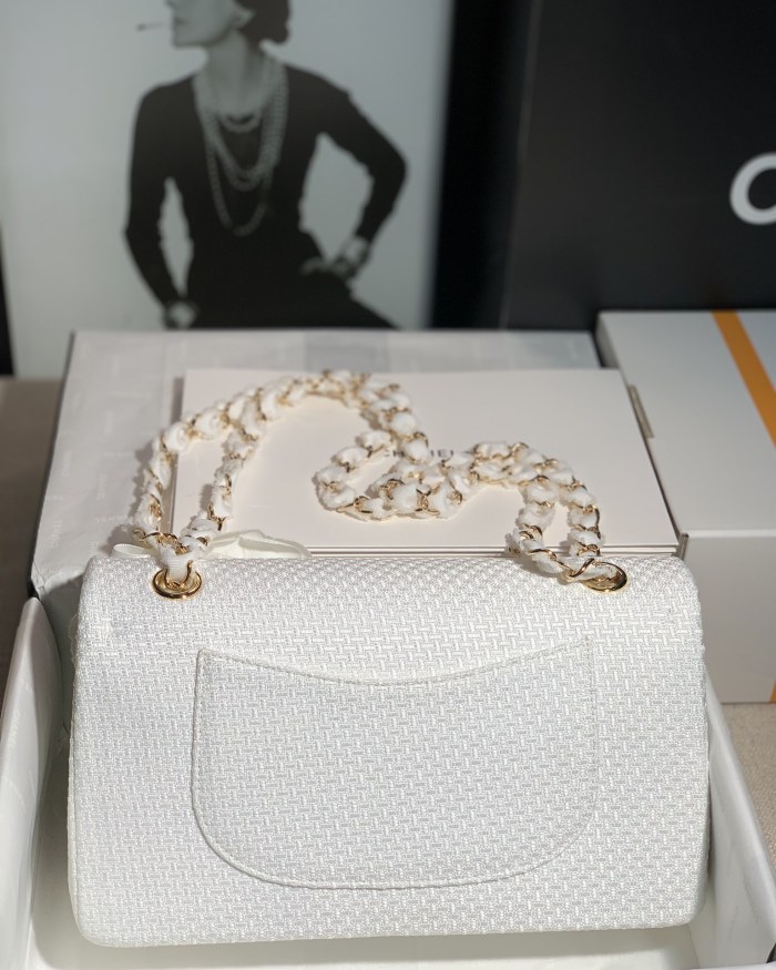 Handbag  Chanel  size 25*7*16 cm 