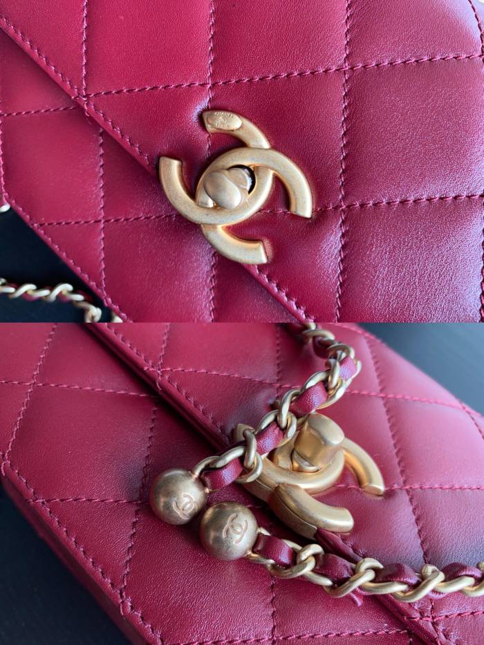  Handbag  Chanel  size  22 cm