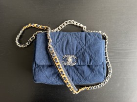  Handbag Chanel  size  26 cm