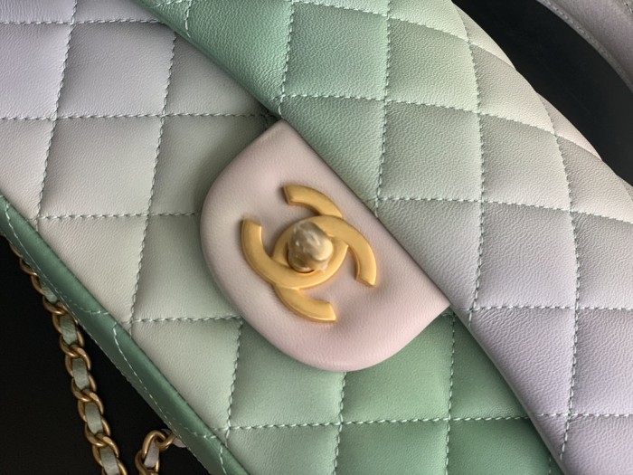  Handbag Chanel AS2431  size 20cmx13cmx9 cm 