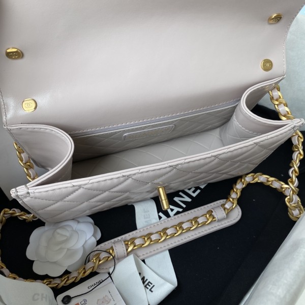 Handbag  Chanel AS2715  size  23 cm