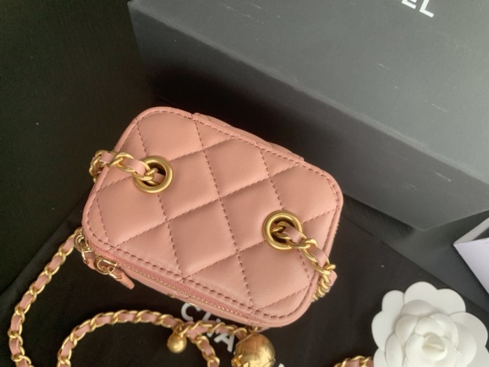 Handbag  Chanel  size 8.5cmx11cmx7 cm