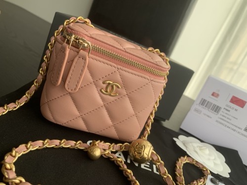 Handbag  Chanel  size 8.5cmx11cmx7 cm