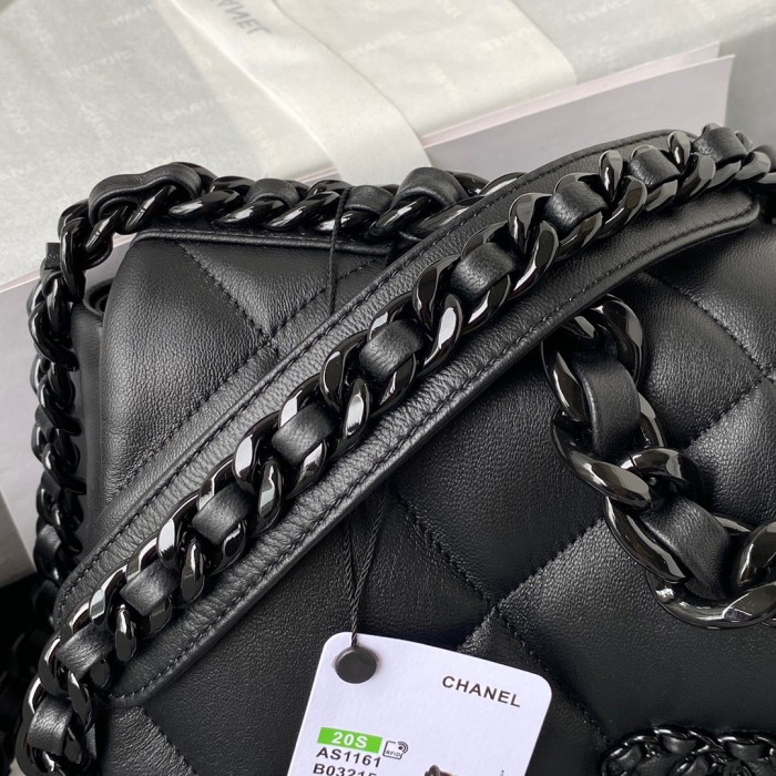  Handbag Chanel  size  30 cm