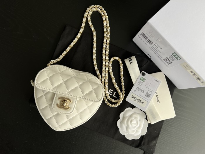  Handbag  Chanel  size  13cmx12cmx5 cm
