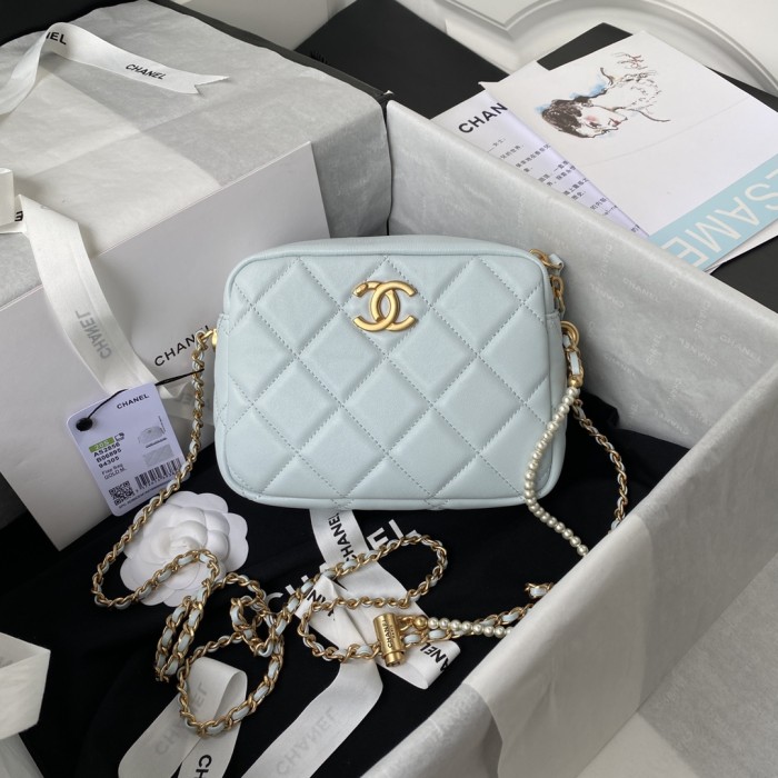  Handbag  Chanel  AS2856  size  18x14x7 cm