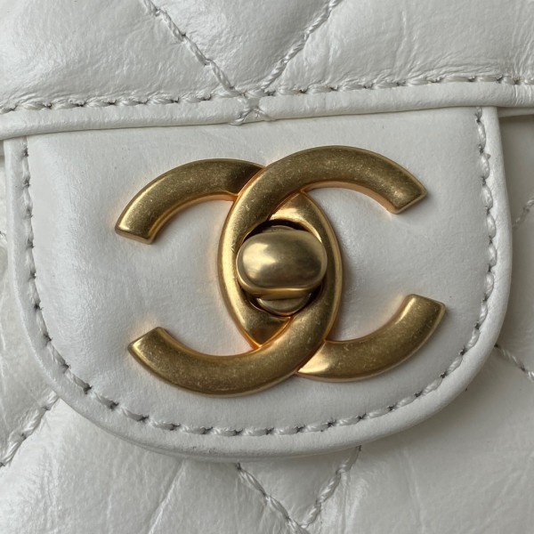 Handbag  Chanel  2696  size 𝟭𝟳*𝟮𝟱*𝟴 𝗰𝗺