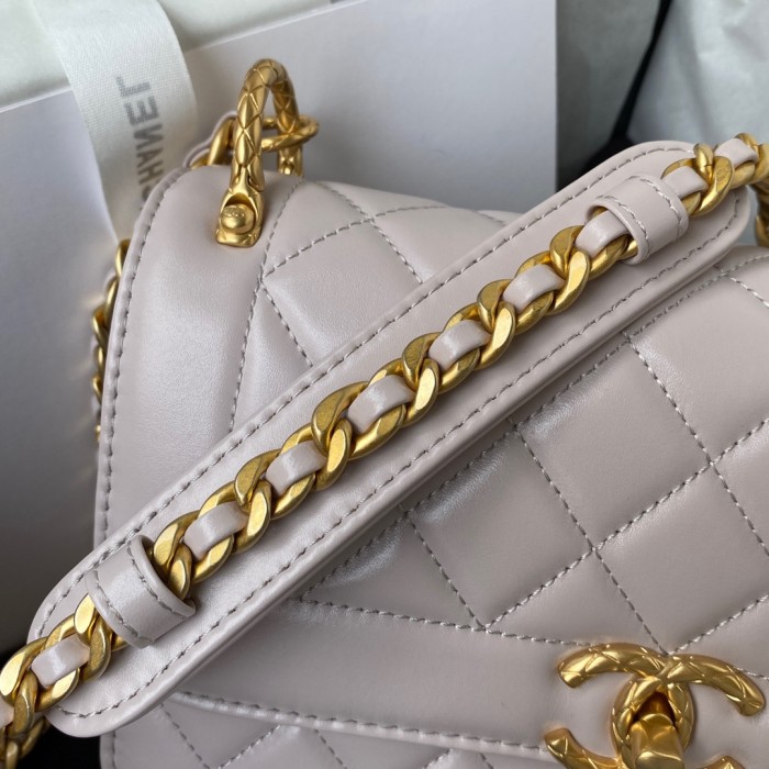 Handbag  Chanel AS2715  size  23 cm