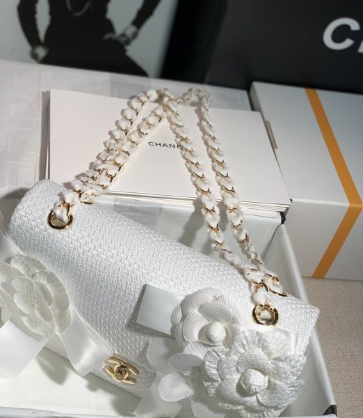  Handbag  Chanel  size 25*7*16 cm 