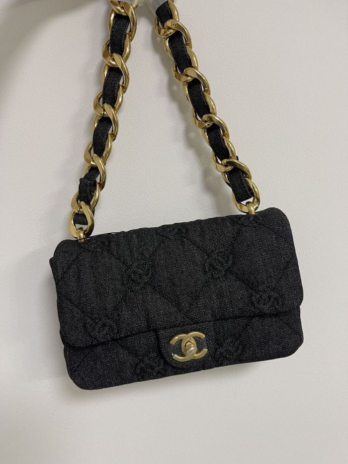  Handbag Chanel   size  24×17×7 cm