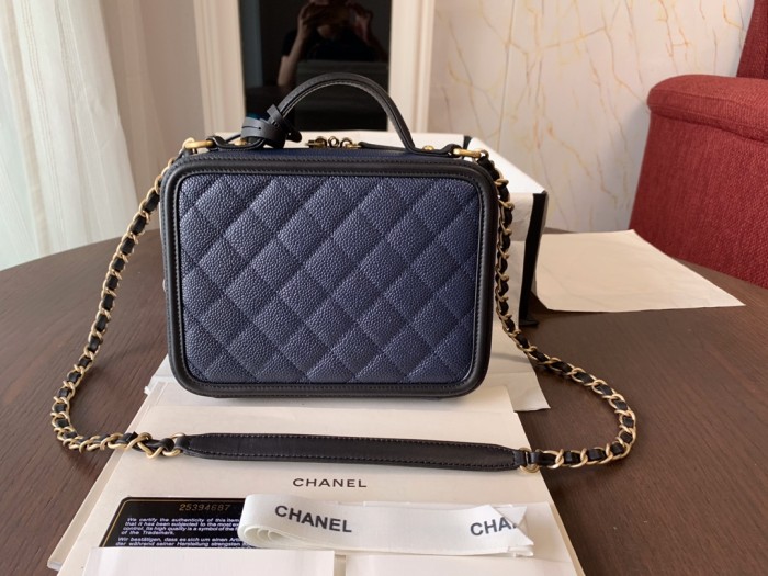  Handbag  Chanel  size  21 cm