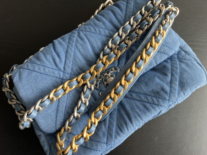  Handbag Chanel  size  26 cm