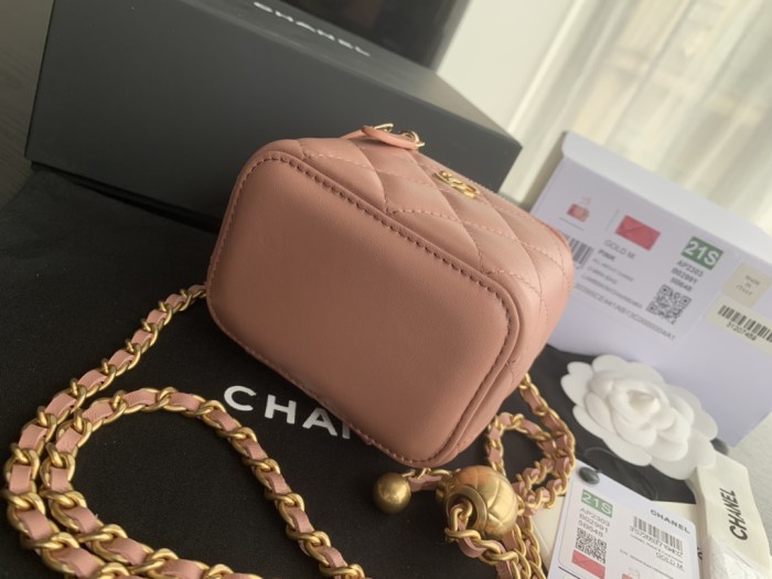 Handbag  Chanel  size 8.5cmx11cmx7 cm