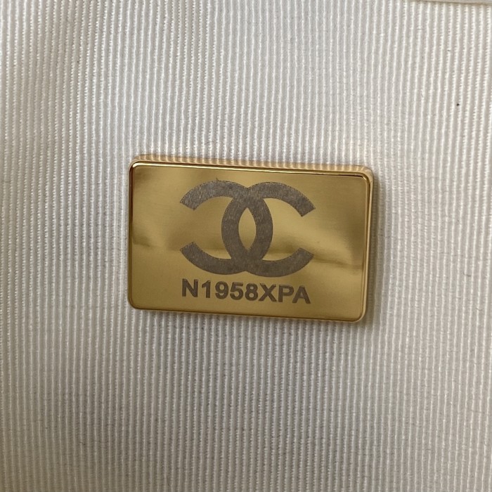 Handbag  Chanel  AS2856  size  18x14x7 cm