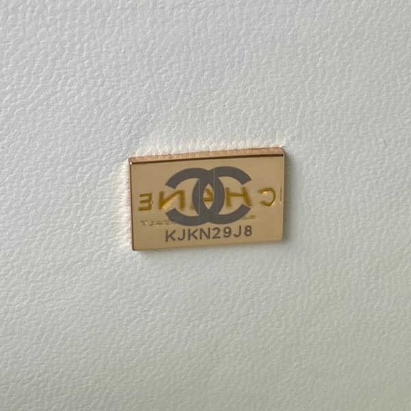  Handbag  Chanel AP3222  size  19*13.5*7* cm