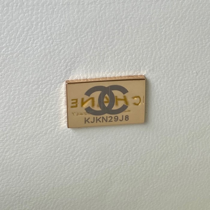  Handbag  Chanel AP3222  size  19*13.5*7* cm