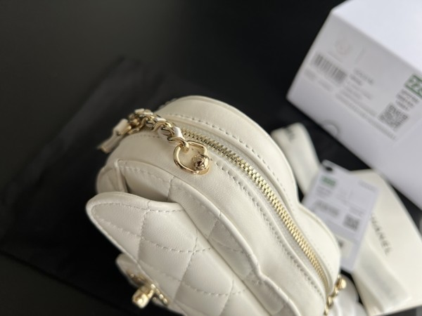  Handbag  Chanel  size  13cmx12cmx5 cm