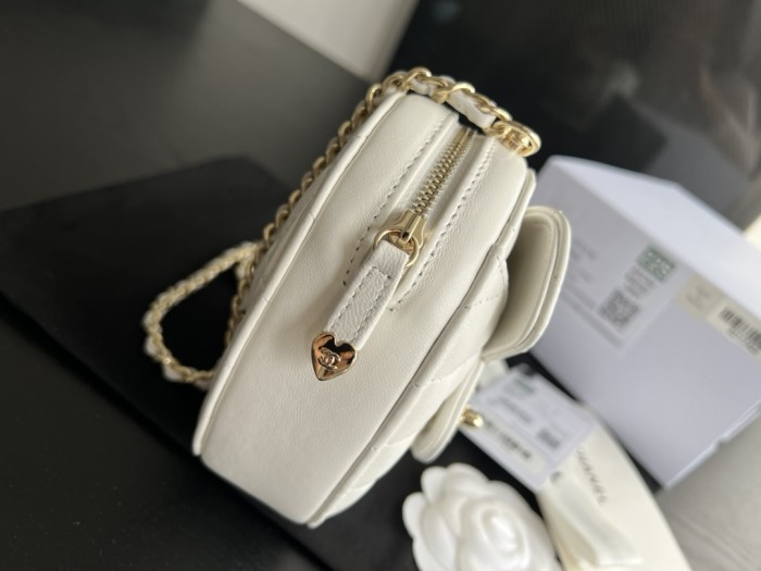  Handbag  Chanel  size  13cmx12cmx5 cm