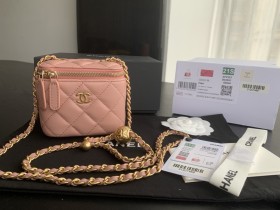 Handbag  Chanel  size 8.5cmx11cmx7 cm