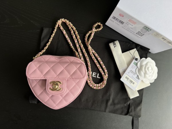  Handbag Chanel  size  13cmx12cmx5 cm