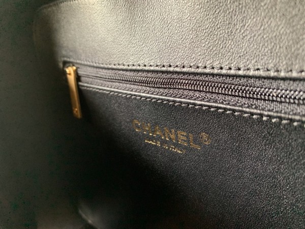  Handbag  Chanel  size 21 cm